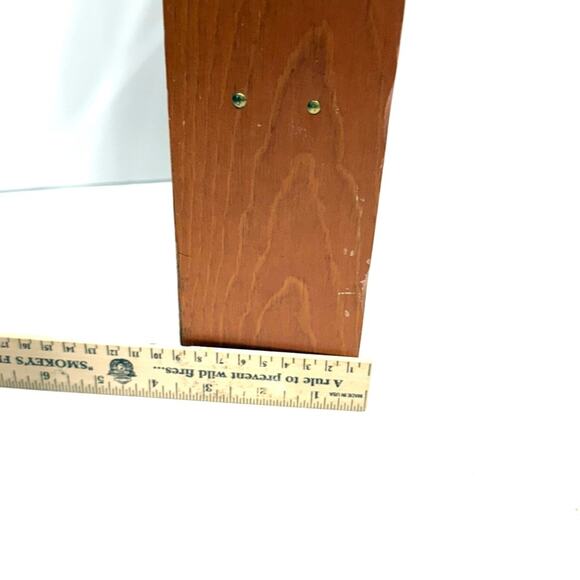 Vintage wooden trinket shelf hanging display - Picture 7 of 8